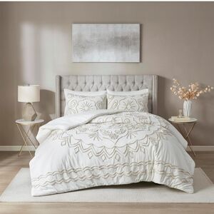 Madison Park Violette Chenille Cotton Tufted Comforter Large Medallion Queen